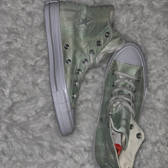 🆕Converse High Top Color: Green Size 6 - Picture 2 of 3